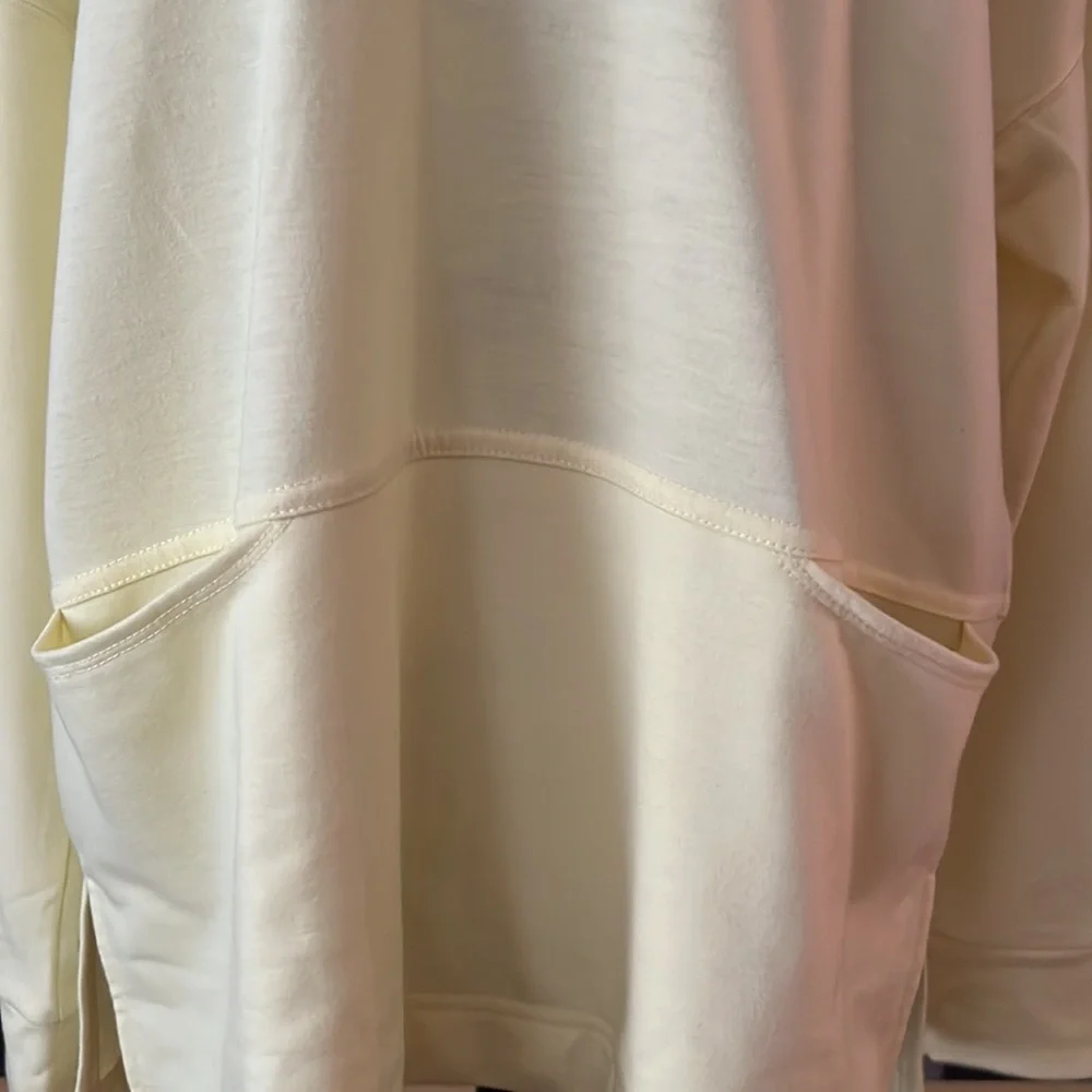 Lightweight V Neck Hoodie w. Front Pockets - Picture 7 of 9